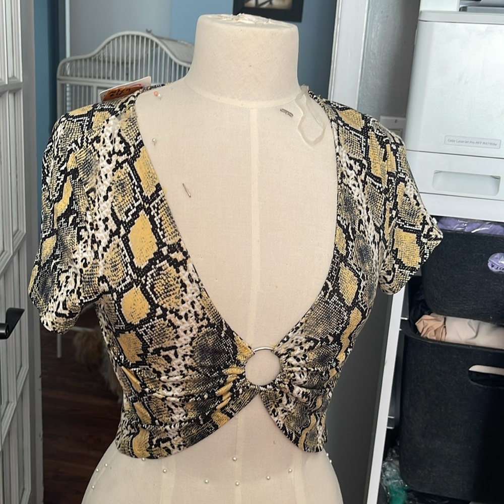 Leopard Top - Picture 2 of 3